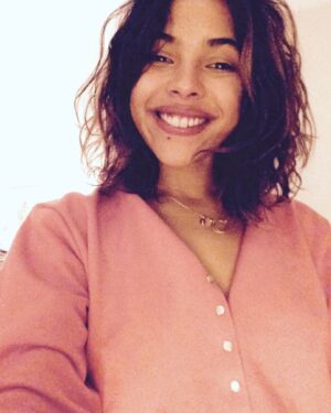 Zita Hanrot Instagram - Bon dimanche à tous! 🌸🌸
