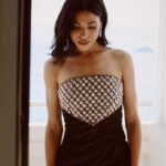 Zita Hanrot Instagram – Merci à @chanelofficial ✨🖤✨

Aux géniaux @_matthieuderrien et toute son équipe 🤍🤍
A @hugotoucas pour son œil parfait et à @nabilharlow et @gregoris pour leurs doigts de fées 
Au @festivaldecannes et a @nespresso.fr 🙏

Et bon dimanche soir à toutes et à tous 🤍🖤