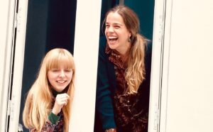 Zita Hanrot Instagram - ANNIE COLÈRE sort le 30 novembre au cinéma. J’ai vachement aimé faire ce film, rencontrer ces actrices… accompagner Blandine Lenoir dans cette histoire qu’elle a écrite et qu’elle a merveilleusement mis en scène. 
Annie Colère est un film joyeux, profond et important et j’ai si hâte que vous le découvriez en salles! 
Alors voici en vrac quelques images du film, du plateau, des coulisses… 

Voilà ! Lova lova ❤️❤️
@laurecalamy @india.hair @diaphana @lenoirblandine @sara.verhagen #rosemarystandley #paulineserieys @dbcast #nicolasdelbart @alicesperanto …