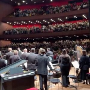 Zizi Possi Instagram - Encontros especiais no show Zizi e Luiza - Especial de Dia das Mães ✨

Teatro Guaíra - Curitiba.