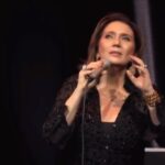 Zizi Possi