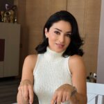Zlata Ognevich Instagram - Скоріше всі на кухню! Це дуже смачно🤤 Хачапурі без шкоди для фігури❤️ Для тіста: ⁃ Сир кисломолочний ; ⁃ Рисове борошно; ⁃ Яйце; ⁃ Сіль. Для начинки: ⁃ Сир сулугуні чи звичайний твердий; ⁃ Яйце. Готуй та ділись своїми враженнями під цим відео! #ZlataOgnevich #рецепти #дієта #харчування #спорт #кулінарія #пх #зсж