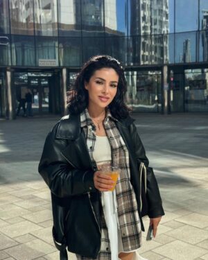 Zlata Ognevich Instagram - 🐈‍⬛🌹