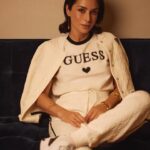 Zlata Ognevich Instagram - Спорт для мене — це порятунок, тому я взяла участь у проєкті Guess x Elle «У русі життя». Тричі на тиждень у моєму графіку є фізична активність, це must have. Хочу — не хочу, є бажання чи немає, обов’язково йду на тренування. Я вольова людина, і мене рятує моя сила волі. Коли немає мотивації, то вмикається внутрішній голос, який каже: «Злата, треба». У житті кожної жінки трапляються різні періоди: коли земля йде з-під ніг і коли ми літаємо на крилах від щастя. І після цих моментів ми стаємо сильнішими, мудрішими. Переходьте на сайт @elle_ukraine, читайте нове інтерв’ю. Відчуйте зв’язок із собою і прислухатися до голосу власного серця. @guess x @ultragroup.ua