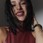 Zlata Ognevich Instagram - Який гарний і великий проєкт на вас чекає! А тим часом, я пропадаю на хорео,- це все заради нього ))) І в студії, звичайно. Бо, який же проєкт без нової пісні…. 🎧 Photographer: @xodaniich Style: @hi_klima Outfit: @twen20s Hair: @purpruss Mua: @my.shura