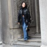 Zlata Ognevich Instagram - 5 улюблених місць в Києві: 🔸 Золоті Ворота: стародавній символ Києва і держави. Вперше потрапила до Києва на екскурсію саме на Золоті ворота, коли ще жила в Криму. З тих пір назавжди закохалася в це місто ♥️ 🔸 Підземний Поділ зі старовинними катакомбами: це була екстремальна екскурсія, але вона того варта! Трохи побула дигером, це доволі специфічне хобі й небезпечне. Особливо навесні, коли вода заповнює підземелля 🔸 Як же без кави? ☕️ На Подолі є «Театр кави» і там неймовірно смачна кава, а ще поруч- вініловий корнер. Ідеально 👌🏽 🔸Ботанічний Сад ім.Гришка 🌲 Оаза в мегаполісі… 🔸Unit City Часто там буваю по роботі, але завжди знайду час зайти на 🥐з шоколадом в Electro club. Дуже сучасна локація, де є місце і для бізнесу, і для творчості! Київ, а ще- ти такий прекрасний влітку 😻🙌🏼 Гуляли разом і фотографувалися з @lisovoy.evgeniy ! Дякую за світлини 🫂