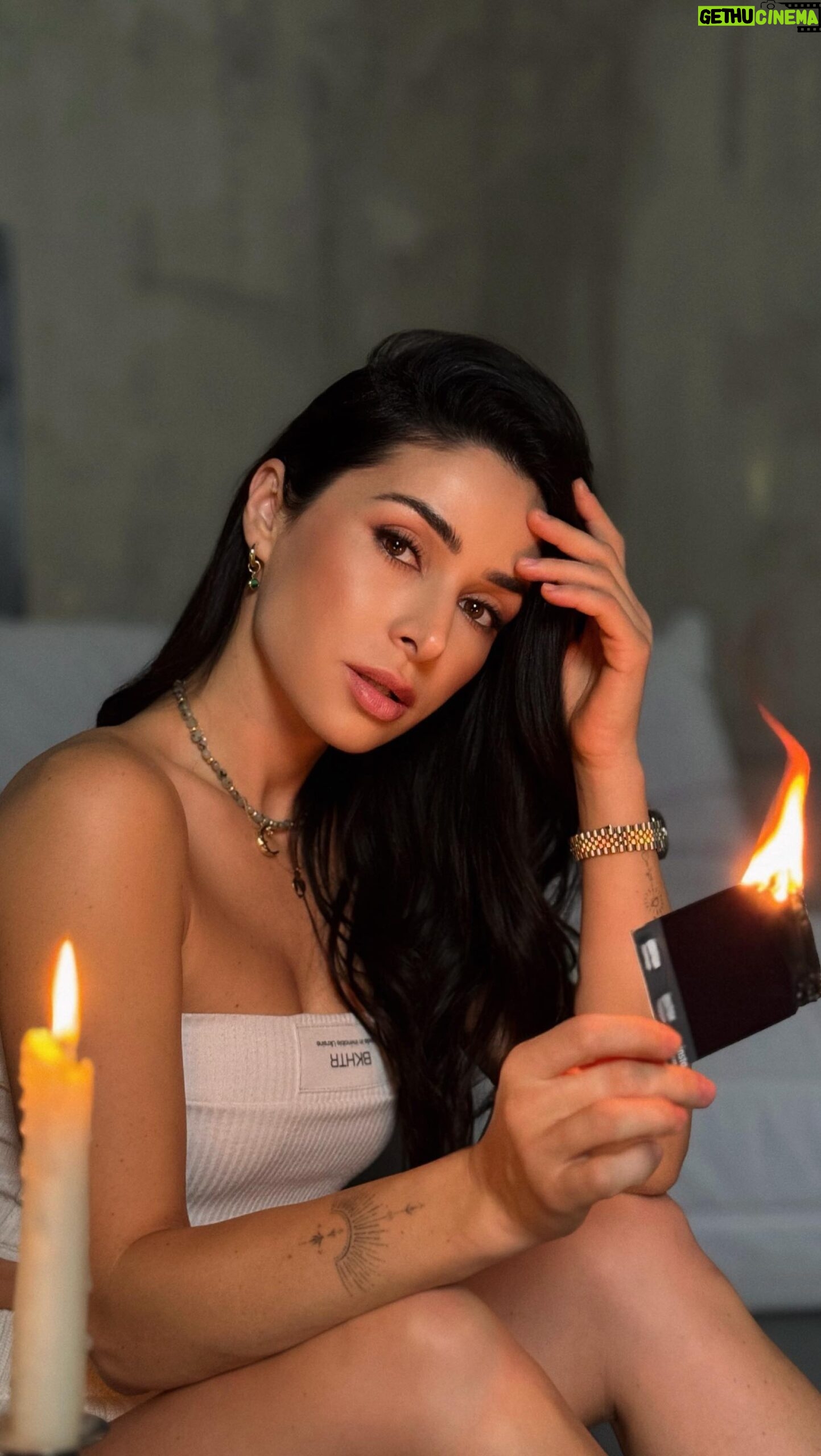 Zlata Ognevich Instagram - EP-альбом «Віддаю» вже на 3 місці в загальному чарті Apple Music Ukraine 🥹🖤 «Не твоя» - одна з яскравих історій мого життя, бачу пісня знайшла відгук і у ваших серцях… ❤️🩹 Слухайте, репостить та підтримуйте українське 🎶 #ZlataOgnevich #НеТвоя #Віддаю