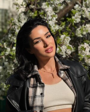 Zlata Ognevich Instagram - 🐈‍⬛🌹