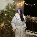 Zlata Ognevich Instagram - Мої плани на найближчі дні: ❄️ варити какао; ❄️ обирати подарунки; ❄️ дати декілька виступів; ❄️ донатити; ❄️ гуляти засніженим парком; ❄️ проводити час з близькими. Які плани у вас? 🫶 #ZlataOgnevich #зима #різдво #українці #новийрік #дім #Україна