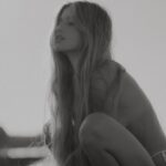 Zoë Pastelle Holthuizen Instagram - summer dreaming 🖤