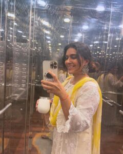 Actress Zoa Morani HD Photos and Wallpapers October 2024