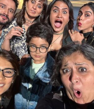 Zoa Morani Instagram - #Adhura poora hone jaa raha hai 🤭🫣👀 
7th july on @primevideoin #adhuraonprime 
Make up and hair @makeupbybablu