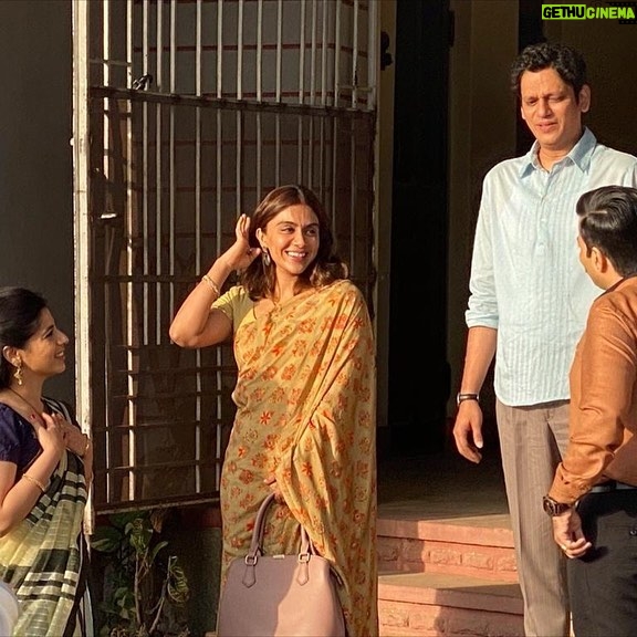 Zoa Morani - 6.8K Likes - The Swarnakar’s … its all about loving your family ? 👀
#Dahaad #dahaadonprime