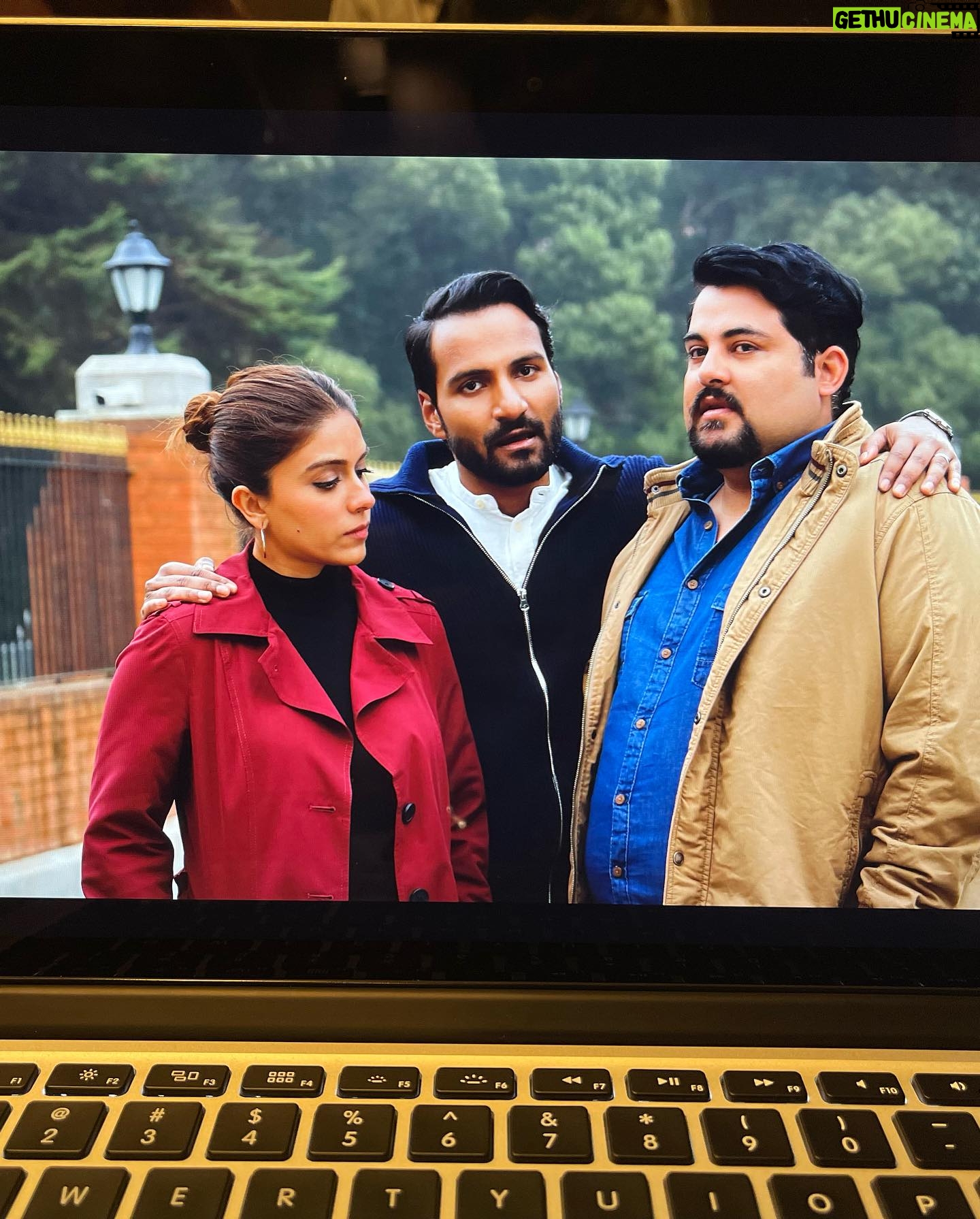 Zoa Morani - 2.1K Likes - #Adhura … so grateful for this experience… most of the time it felt like a fairy tale even though we were shooting for a horror show 😂
#adhuraonprime 👻