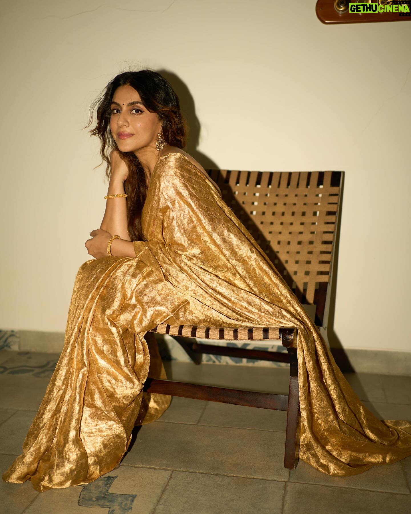Zoa Morani - 2.1K Likes - Dressed up for my first ever nomination ☺️ it was SUCH an honour being in that room last night with SUCH an ocean of talent from every aspect of filmmaking.. and to get a nomination from a jury of 50 esteemed critics literally felt surreal , cant believe it still 🫢… thank you @anupama.chopra maam and everyone at @filmcriticsguild @criticschoiceindia for finding my performance worthy of the nomination… a milestone moment really … @amrutasubhash was SO truly the deserving winner from our category, knew it in my heart from before ☺️ such a fan maam…
Hair and make up @shraddhamishra8
Photos @palashsverma #criticschoiceawards #filmcriticsguild #dahaad