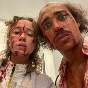 Zoé Marchal Instagram - De pire en pire 😂 
De Nassim & Zoé en Youss & Steph 🖤 avec mon partenaire @nassimlyes que j’aime ! 
NOUVEAUX RICHES de @julien_royal_ sur @netflixfr 🫶🏼 
#comedie #action #amour #nouveauxriches #netflix