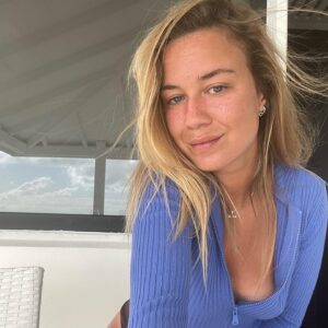Zoé Marchal Instagram - 💙🇬🇵💙