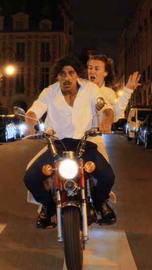 Zoé Marchal Instagram - Il a un bête de corps, elle a un bête de compte. 

Le film NOUVEAUX RICHES, avec Nassim Lyes et Zoé Marchal, le 17 novembre.
