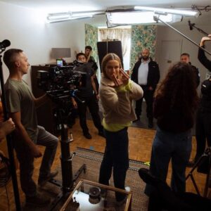 Zoé Marchal Instagram - NARVALO SAISON 3 sur @canalplus 🫶🏼 
Épisode 3 avec mon équipe : @adamabathily @remsferreira @biilal_benaissa @julesritmanic et @paulidy 🖤
Merci @matthieu_longatte pour la confiance ! 

Crédits photos : © Benjoy Fotography / Canal 