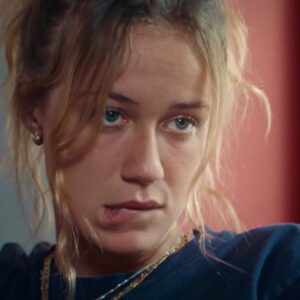 Zoé Marchal Instagram - moi quand jvais tema les couples à la St Valentin