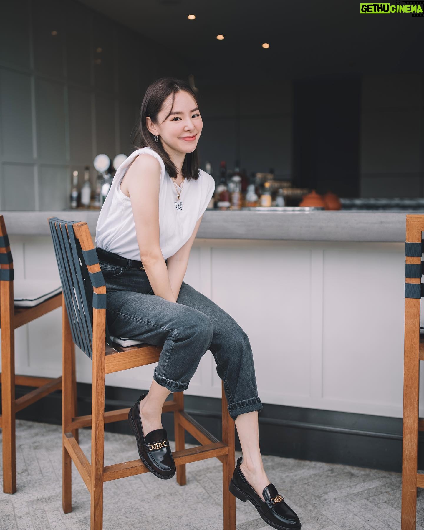 Zoie Tam Instagram - 𝓗𝓲 𝓐𝓾𝓽𝓾𝓶𝓷🍃 趁着陽光正好 微風不躁 經營好自己 珍惜眼前的每一刻 一切該來的總會到