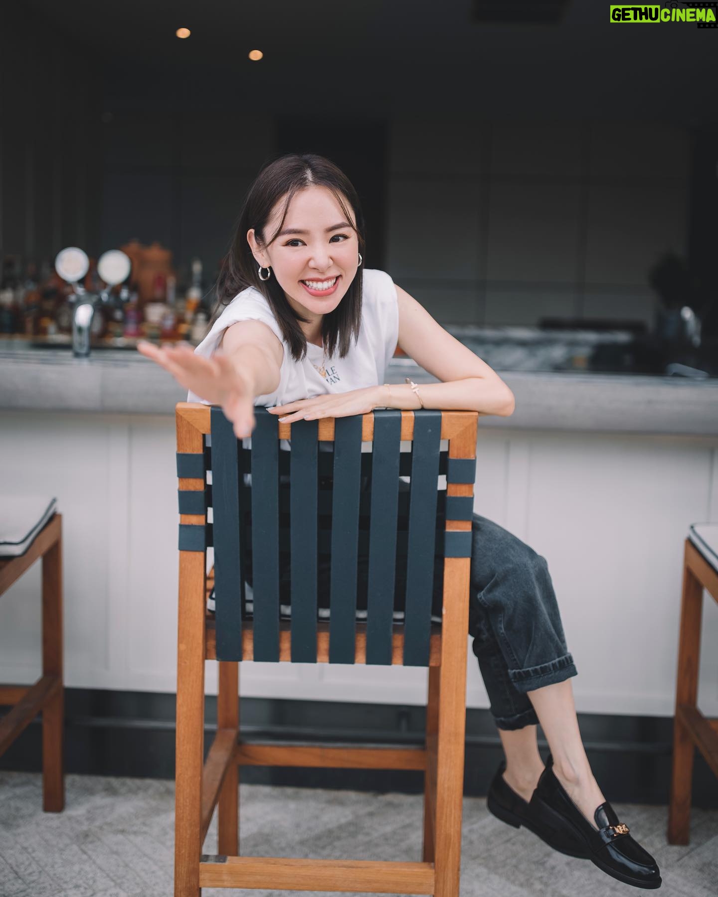 Zoie Tam Instagram - 𝓗𝓲 𝓐𝓾𝓽𝓾𝓶𝓷🍃 趁着陽光正好 微風不躁 經營好自己 珍惜眼前的每一刻 一切該來的總會到