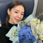 Zoie Tam Instagram - 年初五快樂🧧 1) 情人節有花收 開心 @cetaphilhk❤️ 2）BabyG話農曆新年祝我快高長大 話我好快好返可以行😅 3）農曆年我們都在澳門過年 開心 @vvyeo 💕 4）有看出我的誠意嗎 ⛷ 5）200分的演唱會 每一個環節都充滿重重驚喜 超好看😍 @dickyyyyyyyyyyyyyyyyyy 6) 我們三很久沒有同框 🖼 7）happy birthday dear @mikiyeung 願你每天幸福快樂🎂 8）這段時間辛苦你了 happy Valentine’s Day 😬 9，10) 昨天才發現BabyG原來識得畫人像 娘親表示很驚訝🙀 。 。 最後祝大家身體健康💪🏻