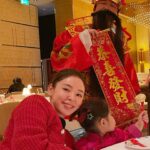 Zoie Tam Instagram - 年初五快樂🧧 1) 情人節有花收 開心 @cetaphilhk❤️ 2）BabyG話農曆新年祝我快高長大 話我好快好返可以行😅 3）農曆年我們都在澳門過年 開心 @vvyeo 💕 4）有看出我的誠意嗎 ⛷ 5）200分的演唱會 每一個環節都充滿重重驚喜 超好看😍 @dickyyyyyyyyyyyyyyyyyy 6) 我們三很久沒有同框 🖼 7）happy birthday dear @mikiyeung 願你每天幸福快樂🎂 8）這段時間辛苦你了 happy Valentine’s Day 😬 9，10) 昨天才發現BabyG原來識得畫人像 娘親表示很驚訝🙀 。 。 最後祝大家身體健康💪🏻