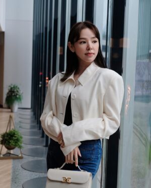 Zoie Tam Instagram - 每段時光都藏著不可複製的美好 
好好的 認真生活💛

#520💌 #libjoie #pr