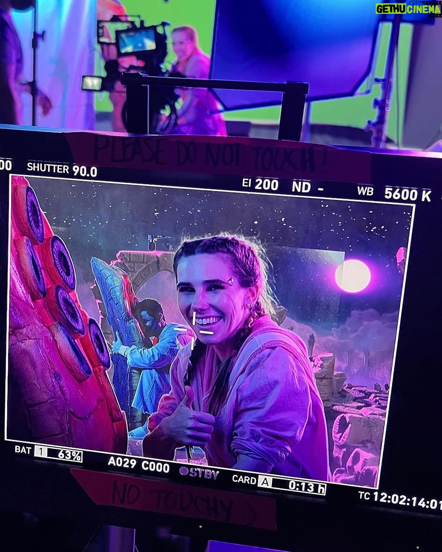 Zosia Mamet Instagram - π©βπ @zosiamamet is molli π©βπ donβt miss #molliandmax in theaters 2/9! #scifi #romcom #indiemovie #zosiamamet #comingsoon