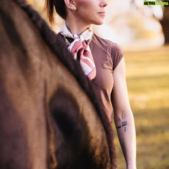 Zosia Mamet Instagram - A day in @dadasport From course walking to coffee runs, jumping to an evening out - Dada Sport has you covered. @zosiamamet was kind enough to let me follow her around for the day as part of a shoot for @townandcountrymag to showcase why she loves horses and why Dada Sport is her go to brand Want to know more? Check out their article here: https://www.townandcountrymag.com/leisure/sporting/g60308178/zosia-mamet-dada-sport-interview-photo-diary/