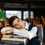 Zoya Yarovitsyna Instagram - Книги в моей жизни занимают все больше и больше места, и я этому очень рада. Ставьте 📚, если ждете мое собственное книжное шоу) Огромное спасибо Российской Государственной Библиотеке за организацию съемки @leninka_official 🤍 Ph. @anngorrbacheva St. @bvdboyjohn Muah @ritasbeauty_