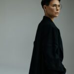 Zoya Yarovitsyna Instagram - Кажется, нет больше смысла скрывать - мне 34, и я очень люблю пиджаки🍊 Фото @anngorrbacheva Макияж @elvirariabtseva_makeup Стиль @bvdboyjohn