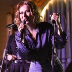 Zuhal Olcay Instagram – Dün geceden🎶✨️ 

@must_ent 
@ouzokalamis