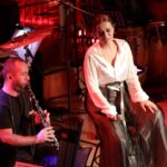 Zuhal Olcay Instagram - @dadasalonkabarett konserimizden... @zuolcay #MustEntertainment #ZuhalOlcay #Konser #Etkinlik #DadaSalon #DadaSalonKabarett #İstanbul #Organizasyon #Prodüksiyon #Menajerlik