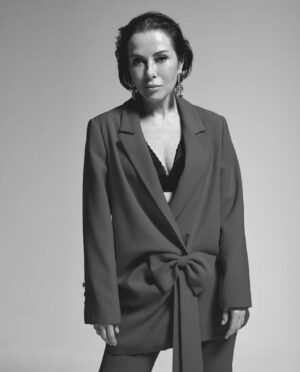 Zuhal Olcay Instagram - @magnetquarterly'de Kadınlar Günü için bir araya geldik... Kadın, sevgi ve sanat üzerine keyifli bir sohbet gerçekleştirdik. Teşekkürler #MagnetQuarterly✨

Genel Yayın Yönetmeni/Editor in Chief: @selimcancelik & @iremsent Dijital İçerik Direktörü/Digital Content Director: @gokinunal Fotoğraf/Photography: @erginturunc
Fotoğraf Asistanları/Photography Assistants: @izgiyilmaaz & @simaldilhan & @cihangurerkenn @digioneplus
Styling: @ibrahimduman.id
Styling Asistanları/Styling Assistants: @nidakusdogan @bavrol_ @rwwemirhan
Saç/Hair: @remziates @arkhehairdesign
Saç Asistanı/Hair Assistant: @enesucarr1
Makyaj/Makeup: @onurbayramofficial
Sosyal Medya Editörü/Social Media Editor: @sinemmdurmazzz 
Prodüksiyon/Production: @mugesarioglu
Prodüksiyon Asistanı/Production Assistant: @cerennurkara