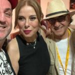 Zuhal Olcay Instagram - 3. İzmir Film ve Müzik Festivali'nde jüri başkanıydım. Her festival gibi güzel anılar, dostluklar ve filmlerle dolu geçti... #zuhalolcay 📷 @muratkilic7