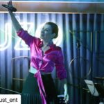 Zuhal Olcay Instagram - #Repost @must_ent with @use.repost ・・・ Dün geceden... Bizleri yalnız bırakmayıp günler öncesinden sold out yapan seyircimize ve @ouzokalamis ekibine teşekkürlerimizle. Muhteşem bir geceydi✨ @zuolcay @wyndhamgrandkalamis #MustEntertainment #MustEnt #ZuhalOlcay #OuzoKalamış #Konser #Etkinlik #Organizasyon #Prodüksiyon #Menajerlik