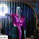 Zuhal Olcay Instagram - #Repost @must_ent with @use.repost ・・・ Dün geceden... Bizleri yalnız bırakmayıp günler öncesinden sold out yapan seyircimize ve @ouzokalamis ekibine teşekkürlerimizle. Muhteşem bir geceydi✨ @zuolcay @wyndhamgrandkalamis #MustEntertainment #MustEnt #ZuhalOlcay #OuzoKalamış #Konser #Etkinlik #Organizasyon #Prodüksiyon #Menajerlik