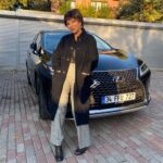 Zuhal Olcay Instagram - @lexusturkiye ile sete ulaşmak çok keyifli oluyor.. Hem de İstanbul'un en güzel mevsimi olan sonbaharda... #zuhalolcay #hayat #life #lexusturkiye @must_ent