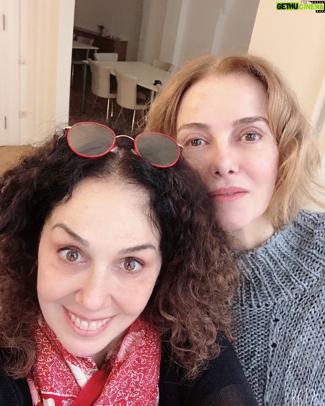 Zuhal Olcay Instagram - canımmm Zeynep'im nasıl eksik kalırdım olmasaydın... iyi ki doğdun iyi ki yollarımız kesişti iyi ki dostum sırdaşım arkadaşımsın.. nice mutlu sağlıklı yaşların olsun🥰🥰💕💕💝💝💝seni çok seviyorum🎂🎂🎂🧿🧿🧿