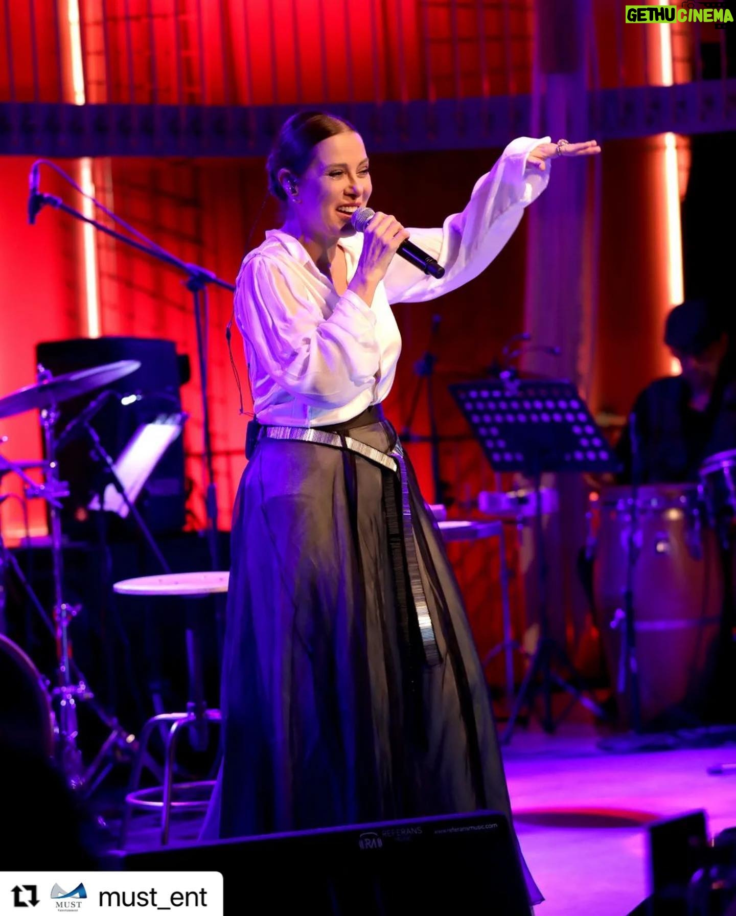 Zuhal Olcay - 5.9K Likes - @dadasalonkabarett konserimizden...
@zuolcay
#MustEntertainment #ZuhalOlcay #Konser #Etkinlik #DadaSalon #DadaSalonKabarett #İstanbul #Organizasyon #Prodüksiyon #Menajerlik