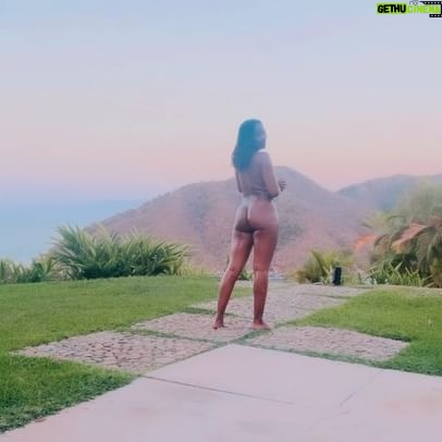 Zuri Adele - 7.4K Likes - ThirtyFree.