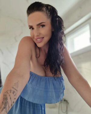 Zuzana Žilinčíková Instagram - Priznávam sa ze sociálne siete, či maľovanie-skrášľovanie sa popri malej nestíham..jediné čo dokážem ako ,, matka ,, na sebe urobiť je čisté oblečenie, sprcha a makeup ( špirála, makeup, obočie) aj to ak ide do obchodu ci pediatrovi...občas si nájdem čas umyť vlasy..ja nechápem tie INSTA MAMY ako to všetko stíhajú...poklona všetkým insta mamám
