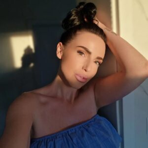 Zuzana Žilinčíková Instagram - 🧡🧡sunset time🧡🧡
#selfie #sunset