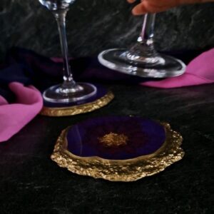 Zuzana Žilinčíková Instagram - Vytvor si vlastnoručne a podľa svojich predstáv ORIGINÁLNE dekorácie do domácnosti a omnoho viac zo živice vďaka eshopu @resin.studio.shop 🩷JA SOM SI UROBILA TAKÉTO KRÁSNE PODTÁCKY a návšteva je z nich unesená.
#spolupraca #spoluprace #handmade #design #art #homedecoration #decoration