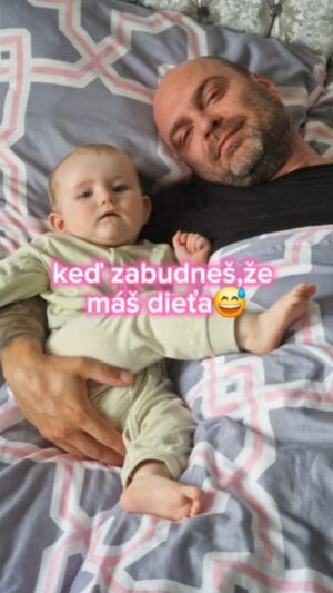 Zuzana Žilinčíková Instagram - Akože toto keď sme natáčali tak sme sa riadne smiali😅
#parenting #parenthumor #viral #reels #fathers