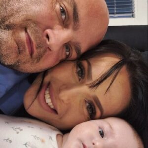Zuzana Žilinčíková Instagram - KU ŠŤASTIU UŽ NIČ VIAC NEPOTREBUJEM♥️
#family #mybaby #husband #reelsvideo