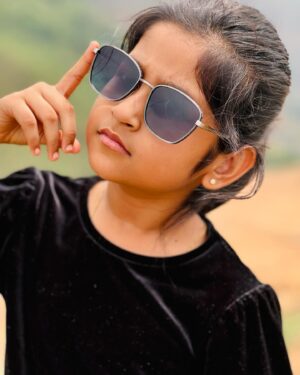 aazhiya sj Instagram - 🎶❤️ 

 #Aazhiya #rowdybaby #portraits