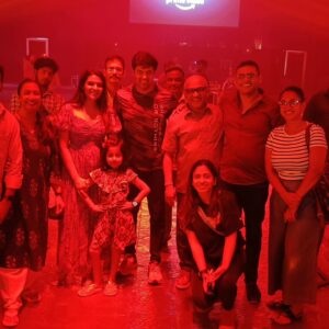 aazhiya sj Instagram - Some very Beautiful Memories to cherish for  LifeTime from the sets Of TheVillage ❤️
.
 BTS 
.
.
Thankyou so much my Dir @milind_rau uncle for believing  me , being our captain Cool and introducing  Anthra to me 💝
.
Thankyou producer @bsradhakrishnan uncle fr accepting me as MAYA in #Village and being so thoughtful in all your words and educating me on various topics 💝 @thespcinema
.
@aryaoffl  Aryaaaaa uncle , you be the cutest ❤️ Thankyou so much for all the love given 
Your timely jokes and very friendly manner made everyone very comfortable on the sets 💝
.
Thankyou @pillaidivya  for being a kind and a great friend to me all the time , much love to you 💝
.
A big thankyou to All the actors
@actoraathma
@teddygokul_
 @actormuthukumar , @aadukalamnaren , @theabishekkumar , @highonkokken ,@pooja_ramachandran , @arjunchidambaram , @thalaivasalvijay , @georgemaryan_official , @actoraathma @official_ashwinkkumar 

The whole Direction team , our Dop @vijayansivakumar and Team n everyone  Thankyou so much